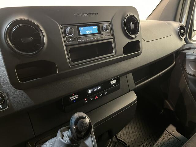 Mercedes-Benz SPRINTER 315 CDI L2 RWD DC Dubbel Cabine Open Laadbak / Euro 6 / Trekhaak 3500 KG / Airco / 12.000 KM !!