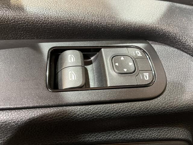 Mercedes-Benz SPRINTER 315 CDI L2 RWD DC Dubbel Cabine Open Laadbak / Euro 6 / Trekhaak 3500 KG / Airco / 12.000 KM !!