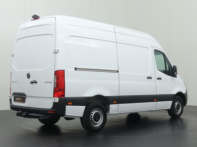 Mercedes-Benz SPRINTER 317CDI 9G-Tronic Automaat L2H2 | 2800Kg Trekhaak | Multimedia Touchscreen met Camera | Airco | 3-Persoons