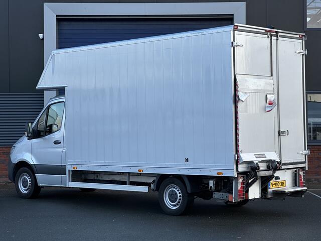 Mercedes-Benz SPRINTER 314 2.2 CDI L3 EURO VI-D/ Bakwagen/ Automaat!/ Elek.Laadklep/ 3-Pers/ Camera/ Android Auto/ Flippers/ Grootlichtassistent/ Keyless GO/ Airco/ Navi/ Cruise/ Bluetooth/ Multi.Stuur/ Elek.Pakket/ Regensensor.