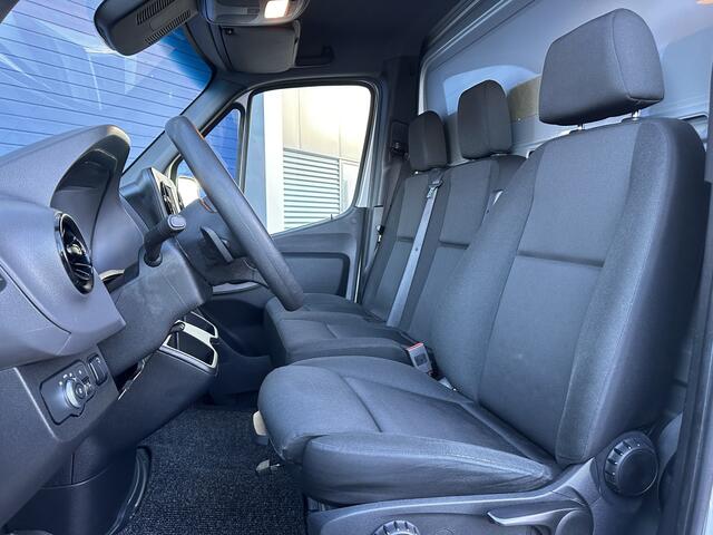 Mercedes-Benz SPRINTER 314 2.2 CDI L3 EURO VI-D/ Bakwagen/ Automaat!/ Elek.Laadklep/ 3-Pers/ Camera/ Android Auto/ Flippers/ Grootlichtassistent/ Keyless GO/ Airco/ Navi/ Cruise/ Bluetooth/ Multi.Stuur/ Elek.Pakket/ Regensensor.