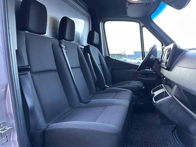 Mercedes-Benz SPRINTER 314 2.2 CDI L3 EURO VI-D/ Bakwagen/ Automaat!/ Elek.Laadklep/ 3-Pers/ Camera/ Android Auto/ Flippers/ Grootlichtassistent/ Keyless GO/ Airco/ Navi/ Cruise/ Bluetooth/ Multi.Stuur/ Elek.Pakket/ Regensensor.