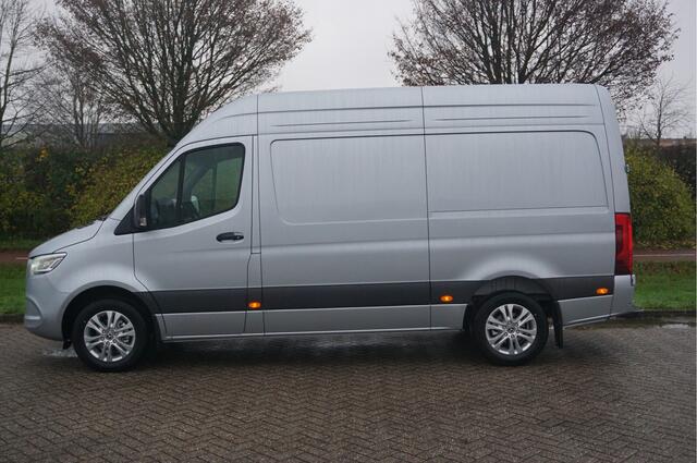 Mercedes-Benz SPRINTER 319CDI Select L2H2 10.25" Mbux, ACC, LED, 17" LM!! NR. 667
