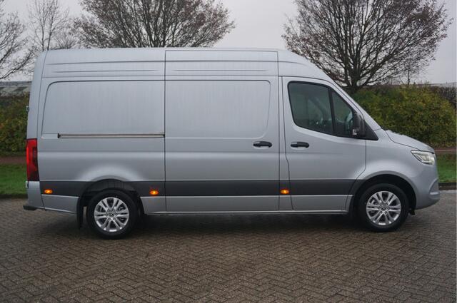 Mercedes-Benz SPRINTER 319CDI Select L2H2 10.25" Mbux, ACC, LED, 17" LM!! NR. 667