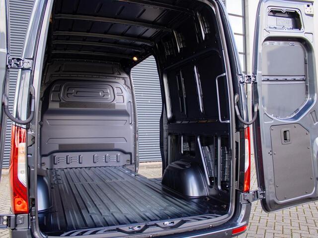 Mercedes-Benz SPRINTER 319 1.9 CDI L2H2 RWD 3.500 kg trekgewicht, Distronic, LED koplampen, lichtmetalen velgen, geveerde stoel, achteruitrijcamera, inklapbare spiegels, stoelverwarming