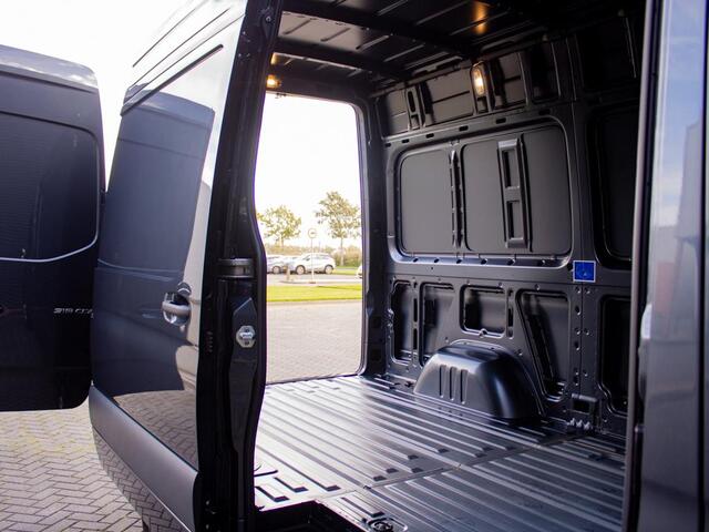 Mercedes-Benz SPRINTER 319 1.9 CDI L2H2 RWD 3.500 kg trekgewicht, Distronic, LED koplampen, lichtmetalen velgen, geveerde stoel, achteruitrijcamera, inklapbare spiegels, stoelverwarming