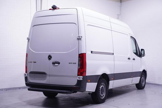 Mercedes-Benz SPRINTER 317 CDI 170 pk L2H2 Automaat va 399,- p/mnd Airco, Apple Carplay, Camera, Laadruimte Pakket, PDC V+A, 3-Zits