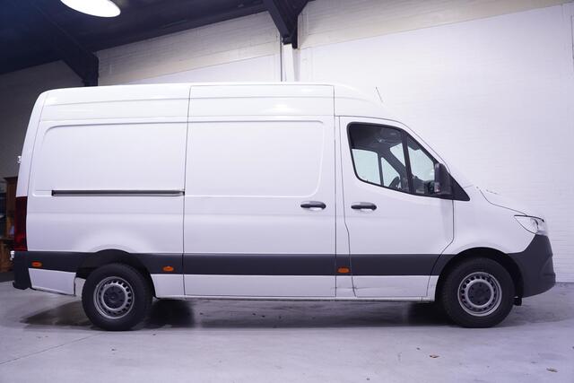 Mercedes-Benz SPRINTER 317 CDI 170 pk L2H2 Automaat va 399,- p/mnd Airco, Apple Carplay, Camera, Laadruimte Pakket, PDC V+A, 3-Zits