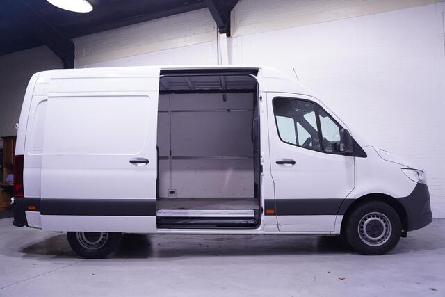 Mercedes-Benz SPRINTER 317 CDI 170 pk L2H2 Automaat va 399,- p/mnd Airco, Apple Carplay, Camera, Laadruimte Pakket, PDC V+A, 3-Zits