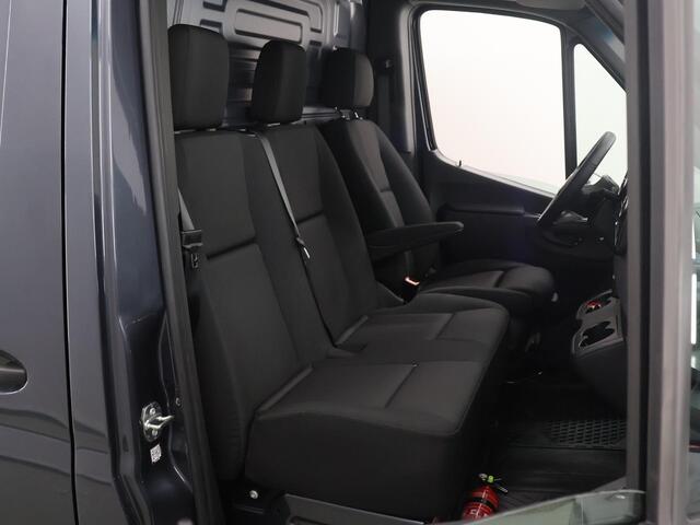 Mercedes-Benz SPRINTER 319 CDI | L2 H2 | Select | Aut. | 3500 KG AHW | Keyless Go | Parkeercamera | Bluetooth | Airco | 3-zits | Led Koplampen | Certified | NIEUW