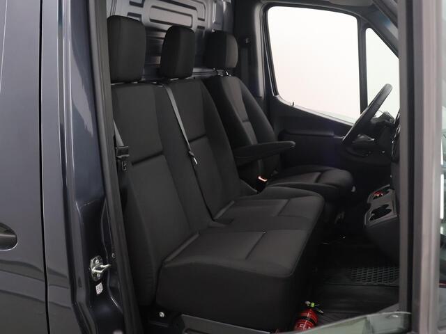 Mercedes-Benz SPRINTER 319 CDI | L2 H2 | Select | Aut. | 3500 KG AHW | Keyless Go | Parkeercamera | Bluetooth | Airco | 3-zits | Led Koplampen | Certified | NIEUW |