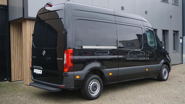 Mercedes-Benz SPRINTER 315 1.9 CDI 150pk Aut. L2H2 FWD 3-Zits Leder 360-View & Mbux-10 LED Navi DAB Clima *Complete Sprinter* 27272km!