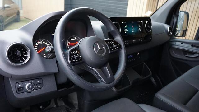 Mercedes-Benz SPRINTER 315 1.9 CDI 150pk Aut. L2H2 FWD 3-Zits Leder 360-View & Mbux-10 LED Navi DAB Clima *Complete Sprinter* 27272km!