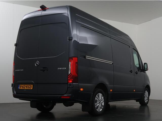 Mercedes-Benz SPRINTER 319 CDI | L2 H2 | Select | Aut. | 3500 KG. AHW | Navigatie | Airco | Stoelverwarming | Achteruitrijcamera | Distronic | Dodehoekassistent | Geveerde Comfortstoel en bijrijdersbank | Trekhaakvoorbereiding 3500kg | Certified |