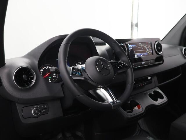 Mercedes-Benz SPRINTER 319 CDI | L2 H2 | Select | Aut. | 3500 KG. AHW | Navigatie | Airco | Stoelverwarming | Achteruitrijcamera | Distronic | Dodehoekassistent | Geveerde Comfortstoel en bijrijdersbank | Trekhaakvoorbereiding 3500kg | Certified |