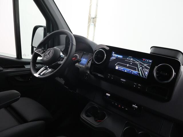 Mercedes-Benz SPRINTER 319 CDI | L2 H2 | Select | Aut. | 3500 KG. AHW | Navigatie | Airco | Stoelverwarming | Achteruitrijcamera | Distronic | Dodehoekassistent | Geveerde Comfortstoel en bijrijdersbank | Trekhaakvoorbereiding 3500kg | Certified |