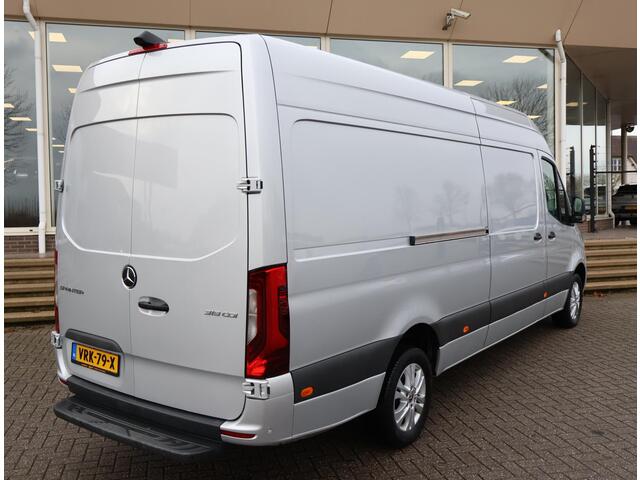 Mercedes-Benz SPRINTER 319 3.0 CDI V6 190 PK AUT. L3H2 + DISTRONIC / LED / 360 CAMERA / BREEDBEELD MBUX