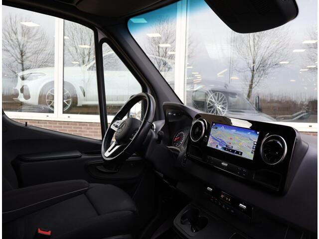 Mercedes-Benz SPRINTER 319 3.0 CDI V6 190 PK AUT. L3H2 + DISTRONIC / LED / 360 CAMERA / BREEDBEELD MBUX