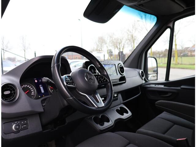 Mercedes-Benz SPRINTER 319 3.0 CDI V6 190 PK AUT. L3H2 + DISTRONIC / LED / 360 CAMERA / BREEDBEELD MBUX