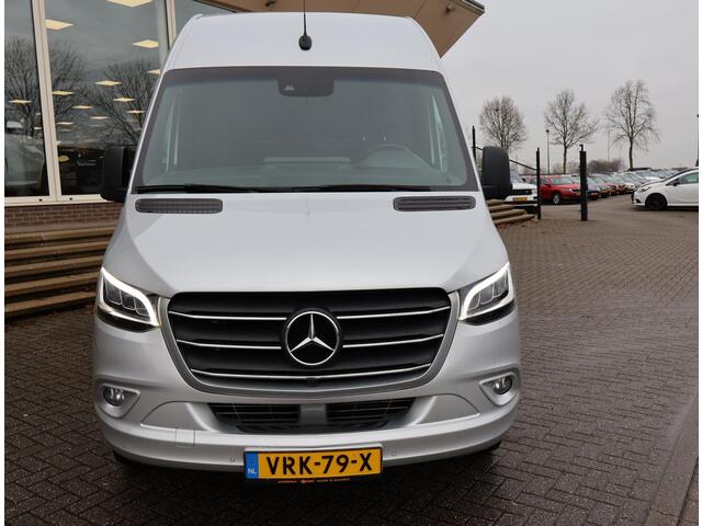 Mercedes-Benz SPRINTER 319 3.0 CDI V6 190 PK AUT. L3H2 + DISTRONIC / LED / 360 CAMERA / BREEDBEELD MBUX