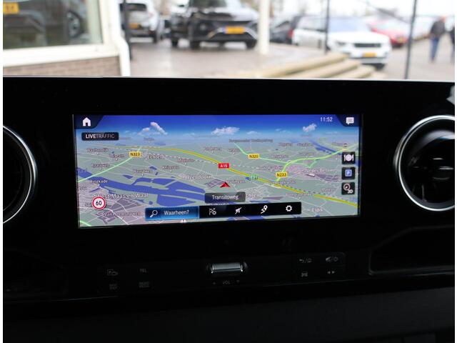 Mercedes-Benz SPRINTER 319 3.0 CDI V6 190 PK AUT. L3H2 + DISTRONIC / LED / 360 CAMERA / BREEDBEELD MBUX
