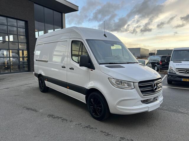 Mercedes-Benz SPRINTER 317 CDI L2 H2 MBUX / Navigatie / Camera / Parkeersensoren / Cruise control / Airco / 270 Graden achterdeuren