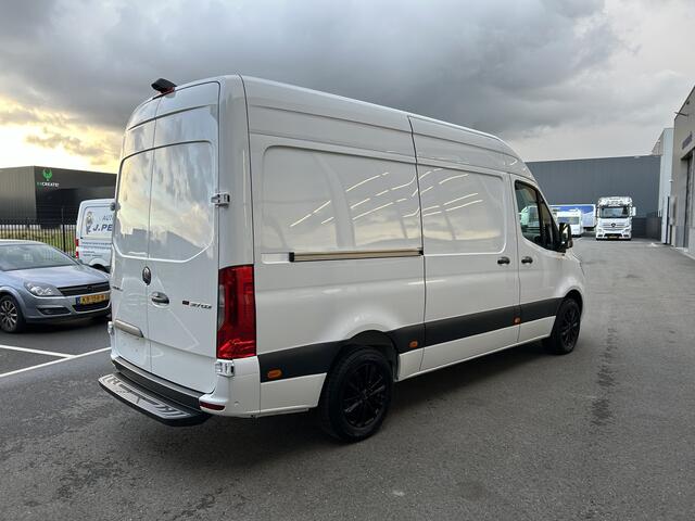 Mercedes-Benz SPRINTER 317 CDI L2 H2 MBUX / Navigatie / Camera / Parkeersensoren / Cruise control / Airco / 270 Graden achterdeuren