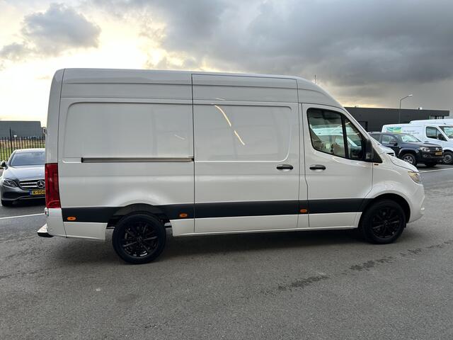 Mercedes-Benz SPRINTER 317 CDI L2 H2 MBUX / Navigatie / Camera / Parkeersensoren / Cruise control / Airco / 270 Graden achterdeuren