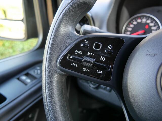 Mercedes-Benz SPRINTER 317 1.9 CDI 170PK AUTOMAAT L2H2 RWD 3500KG AHW MOGELIJK | CAMERA | CARPLAY | BLACK ON BLACK | **BPM VRIJ VOOR ONDERNEMERS** Rijklaar prijs inclusief accessoires