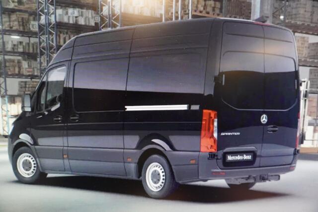 Mercedes-Benz SPRINTER 317 CDI 170PK L2H2 Pro automaat Schuifdeur Links en Rechts Trekhaak 3.500 KG | Climate | adap.Cruise | Apple/Android | Blis | Camera