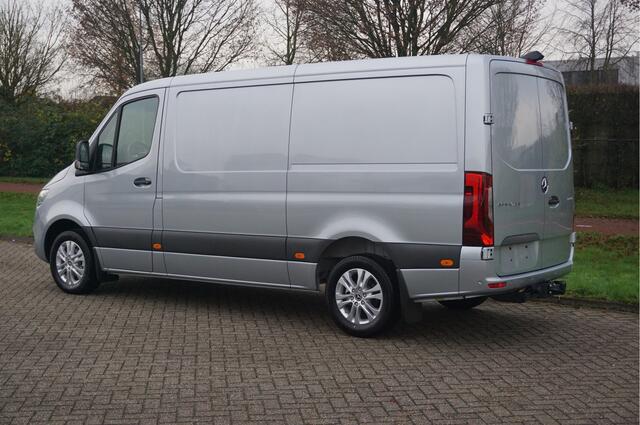 Mercedes-Benz SPRINTER 319CDI Select L2H1 10.25" Mbux, ACC, LED, 3.5T Trekhaak, 17" LM!! NR. *964*