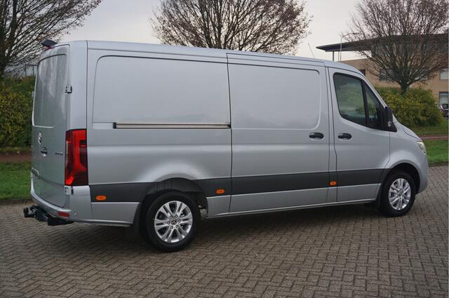 Mercedes-Benz SPRINTER 319CDI Select L2H1 10.25" Mbux, ACC, LED, 3.5T Trekhaak, 17" LM!! NR. *964*