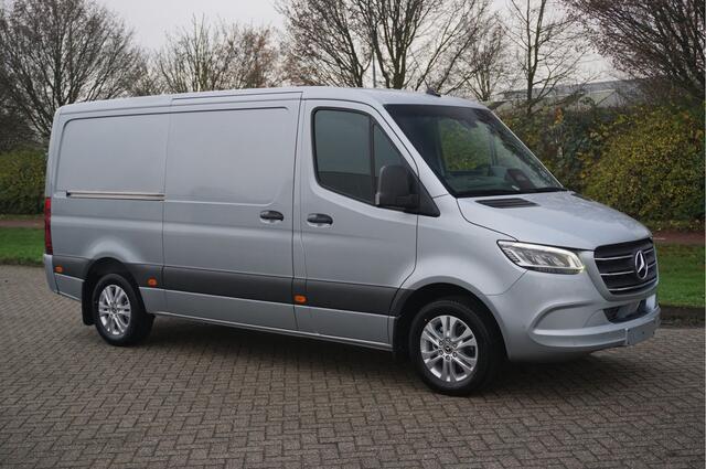 Mercedes-Benz SPRINTER 319CDI Select L2H1 10.25" Mbux, ACC, LED, 3.5T Trekhaak, 17" LM!! NR. *964*