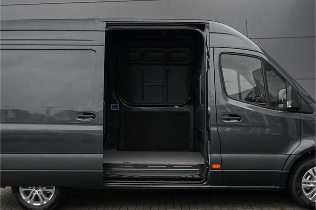 Mercedes-Benz SPRINTER 319 1.9 CDI L2H2 RWD 2x Auto Schuifdeur Distronic Camera Navi Trekhaak 3.5T