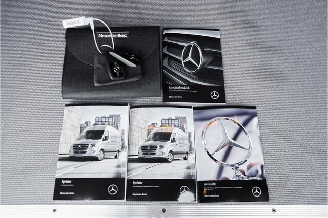 Mercedes-Benz SPRINTER 319 1.9 CDI L2H1 Black Pack Distronic Camera Trekhaak 3.5T