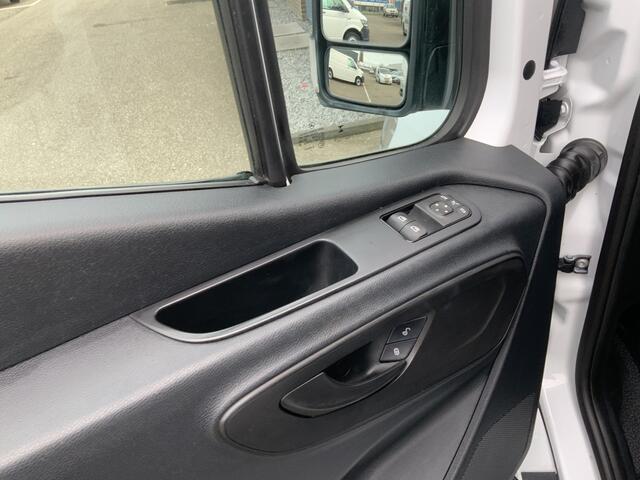 Mercedes-Benz SPRINTER 311 2.2 CDI L2H2 Automaat Airco 3 Zits Imperiaal Trap Trekhaak 2000 kg Euro 6