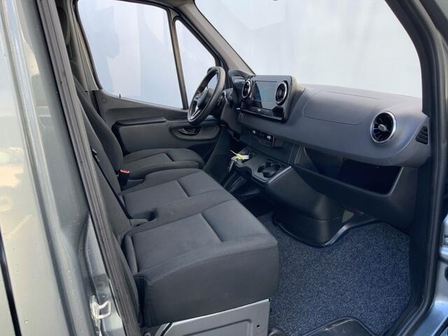 Mercedes-Benz SPRINTER 319 3.0 CDI Autom.L2H2 Airco Cruise 3 Zits MBux 10 Trekhaak 3500 kg Camera 6 Cilinder. Euro 6