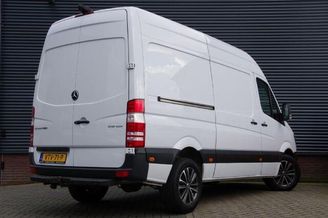 Mercedes-Benz SPRINTER 319 3.0 CDI V6 AUT. XENON, NAVI, CRUISE, AIRCO, STANDKACHEL, STOELVERWARMING, PARKEERSENSOREN, TREKHAAK