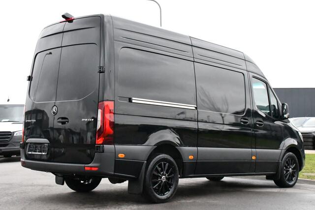 Mercedes-Benz SPRINTER 319 1.9 CDI L2H2 Pro Black Edition Facelift! Camera, Cruise, Carplay, 190PK, Automaat, LED, Multimedia, Uniek!