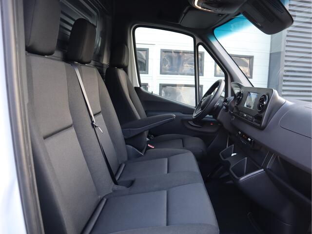Mercedes-Benz SPRINTER 315 CDI 1.9 Automaat L2H2 RWD - Camera - Navi - MBUX