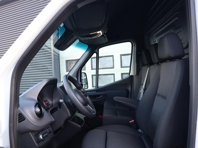 Mercedes-Benz SPRINTER 315 CDI 1.9 Automaat L2H2 RWD - Camera - Navi - MBUX