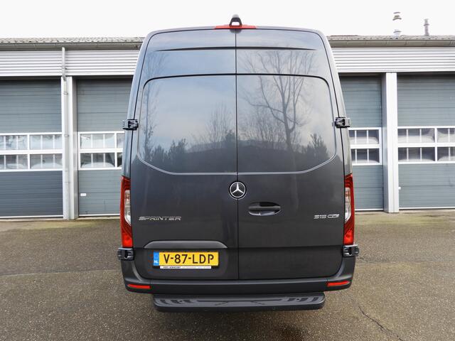 Mercedes-Benz SPRINTER 319 3.0 CDI L3H2 V6 190PK AUT | LED | 360° | DISTRONIC