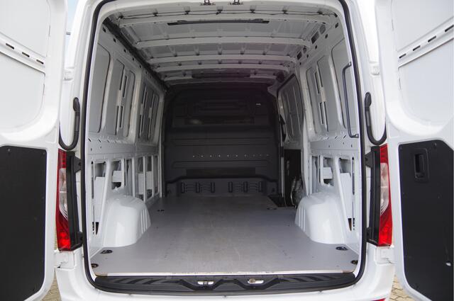 Mercedes-Benz SPRINTER 319 3.0 CDI V6 L2H1 AUT. LED, 3.5T TREKHAAK, CAMERA, NAVI, APPLE CARPLAY, ZONNEKLEP, GEVEERDE BEST. STOEL