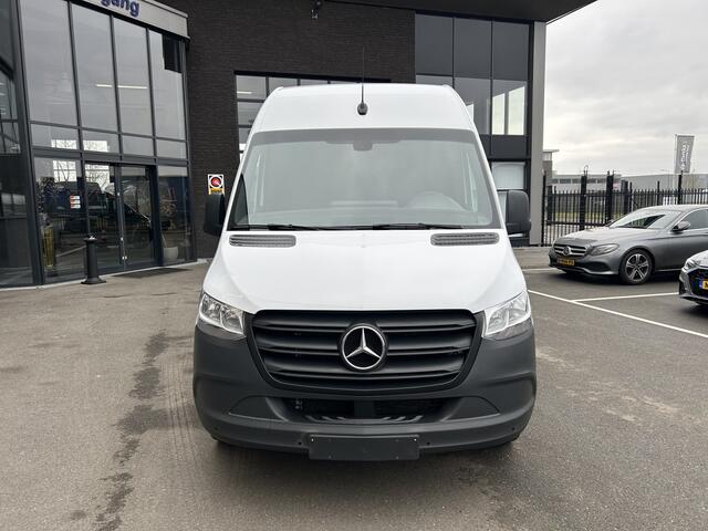 Mercedes-Benz SPRINTER 317 CDI L2 H2 MBUX / Carplay navigatie / Camera / Parkeersensoren / Cruise control / Airco / 270 Graden achterdeuren
