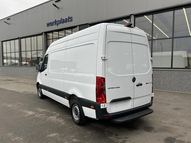 Mercedes-Benz SPRINTER 317 CDI L2 H2 MBUX / Carplay navigatie / Camera / Parkeersensoren / Cruise control / Airco / 270 Graden achterdeuren