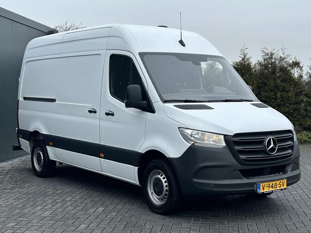 Mercedes-Benz SPRINTER 314 CDI 143 PK / 3.5T / RWD / L2H2 / 1e EIGENAAR / 2.800 KG AHG / TREKHAAK