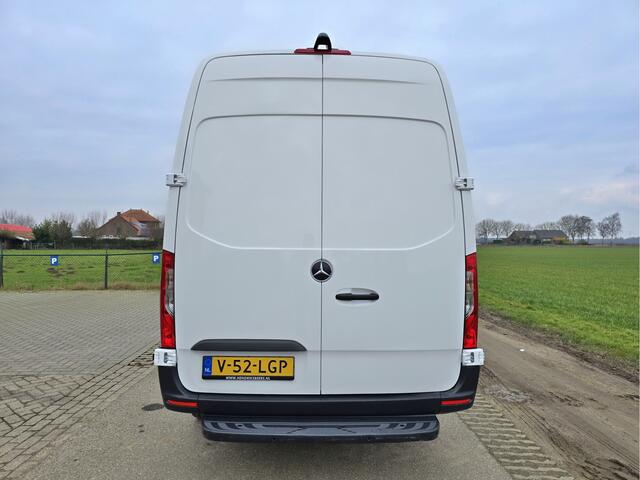 Mercedes-Benz SPRINTER 317 CDI L2 H2 RWD - AUTOMAAT - 170 Pk - Euro 6 - MBUX - ParkeerCamera - StoelVerwarming