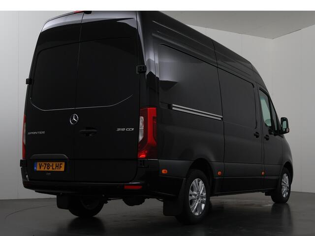 Mercedes-Benz SPRINTER 319 CDI L2 H2 Select | Aut. | Distronic Plus | Stoelverwarming L+R | Geveerde Bestuurdersstoel | Bumpers in Kleur | Dodehoekassistent | Parkeercamera | Bluetooth | Airco | 3-zits | Led Koplampen | Certified |