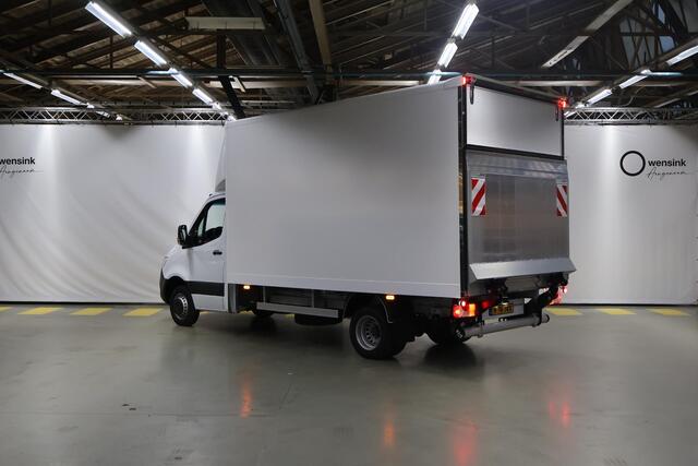 Mercedes-Benz SPRINTER 517 CDI Bakwagen met Laadklep | Airco | Cruise Control | MBUX | Navigatie | Carplay | LED | 170 PK | Laadklep+zijdeur | Certified |