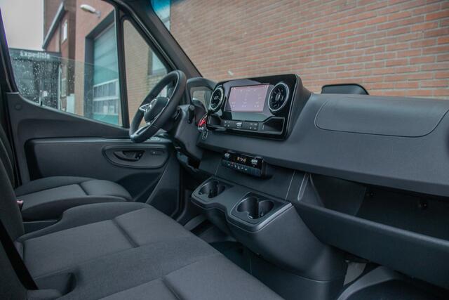 Mercedes-Benz SPRINTER 319 1.9 CDI 191PK L2H2 Pro ** BPM VOORDEEL, NIEUW ** Carplay, Adaptive Cruise, Stoelverwarming, Full LED.
